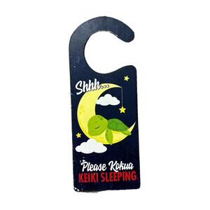 Hawaiian Keiki Door Hanger Sign – Double-Sided Turtle Kids Room Decor